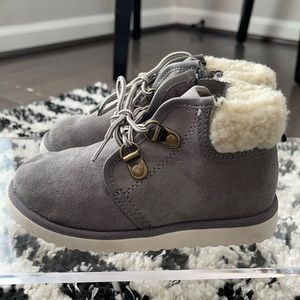 Baby Gap booties !
